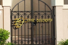 Simple-House-Swing-Wrought-Iron-Gate-Design